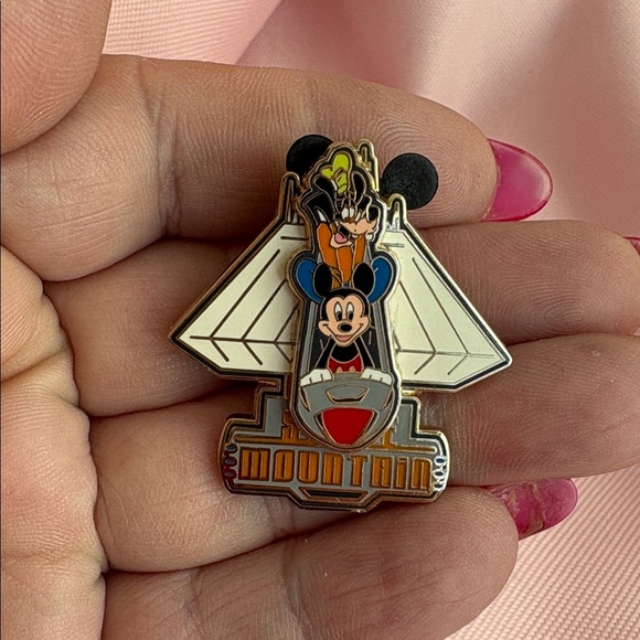 Disney Pin Mickey Mouse & Goofy Space Mountain Slider Pin 2008 - Picture 4 of 16